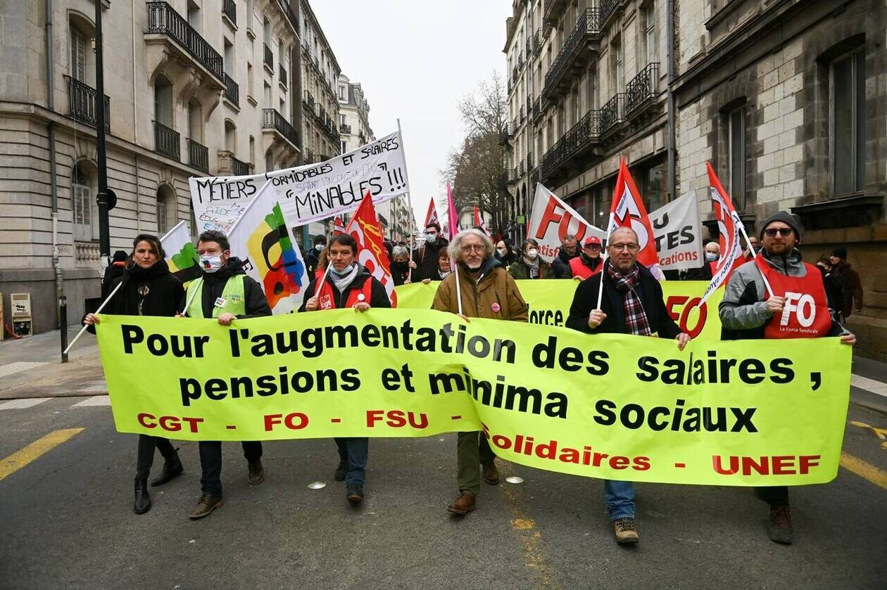 اعتصاب گسترده فرانسویان در اعتراض به وضعیت دستمزد