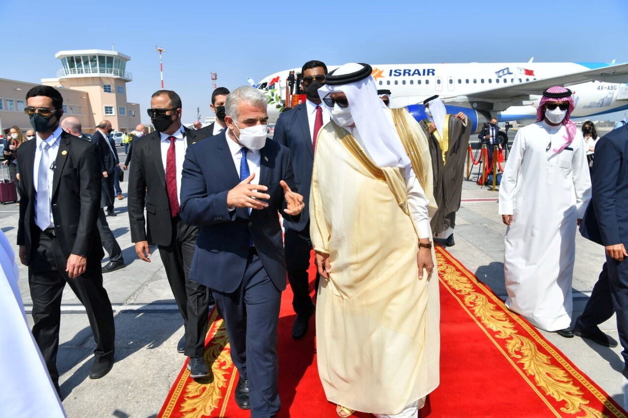 سفر وزیر سازشکار بحرینی به سرزمین های اشغالی 