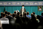 Ayatollah Khamenei empfängt die jungen Elite des Landes