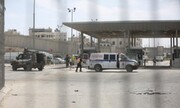 فيديو/ مقاومون يطلقون النار تجاه "حاجز قلنديا" شمال القدس