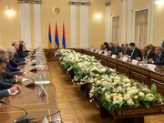 El ministro de Exteriores de Irán y el presidente de la Asamblea Nacional de Armenia discuten asuntos bilaterales, regionales e internacionales