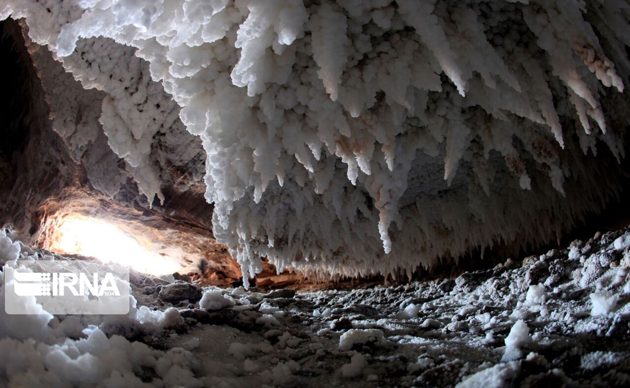 İspanya Uluslararası Yerbilimleri Birliği Toplantısında Lut Çölü ve Keşm Tuz Mağarası Tanıtıldı