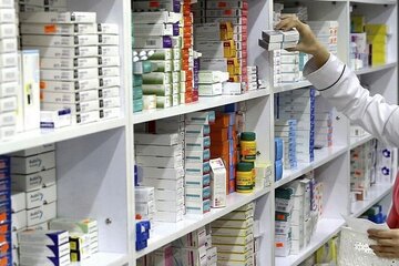 داروخانه‌های پُر ازدحام در اصفهان در انتظار توزیع داروهای وارداتی 