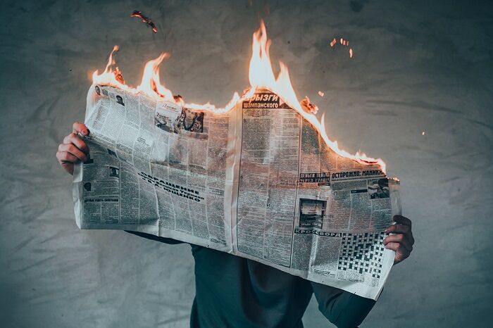 اخبار منفی و دروغ چه تأثیری بر روح و روان جامعه میگذارد؟ اخبار منفی و دروغ چه تأثیری بر روح و روان جامعه میگذارد؟