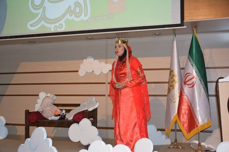 مربی مهابادی به بخش بین‌الملل بیست و چهارمین جشنواره قصه‌گویی راه یافت
