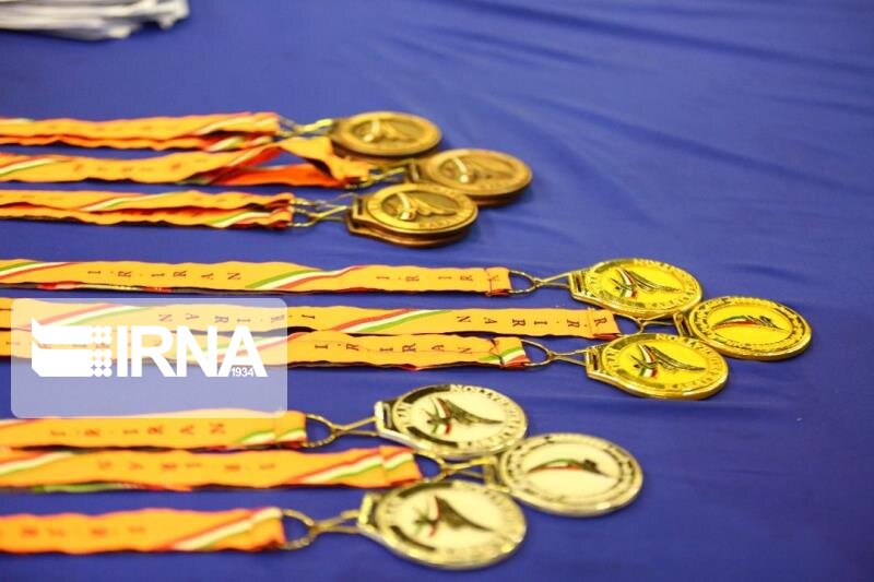 دختران کاراته کای قشمی در مسابقات بین‌المللی ۱۳ مدال کسب کردند