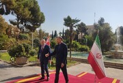 El ministro de Relaciones Exteriores de Irán da la bienvenida a su homólogo de Bielorrusia en Teherán