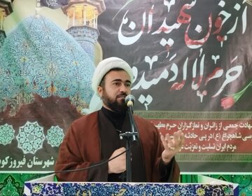 امام جمعه فیروزکوه: دشمن با شگردهای رسانه‌ای می خواهد اندیشه مردم را مدیریت کند