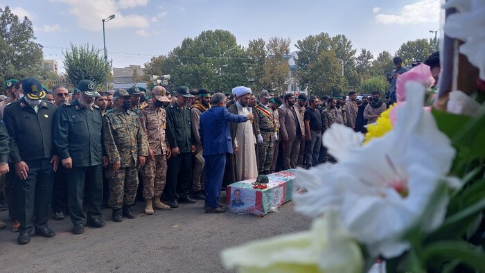 سنگ‌تمام ملایری‌ها در تشییع پیکر مطهر "علی نظری" شهید مدافع امنیت