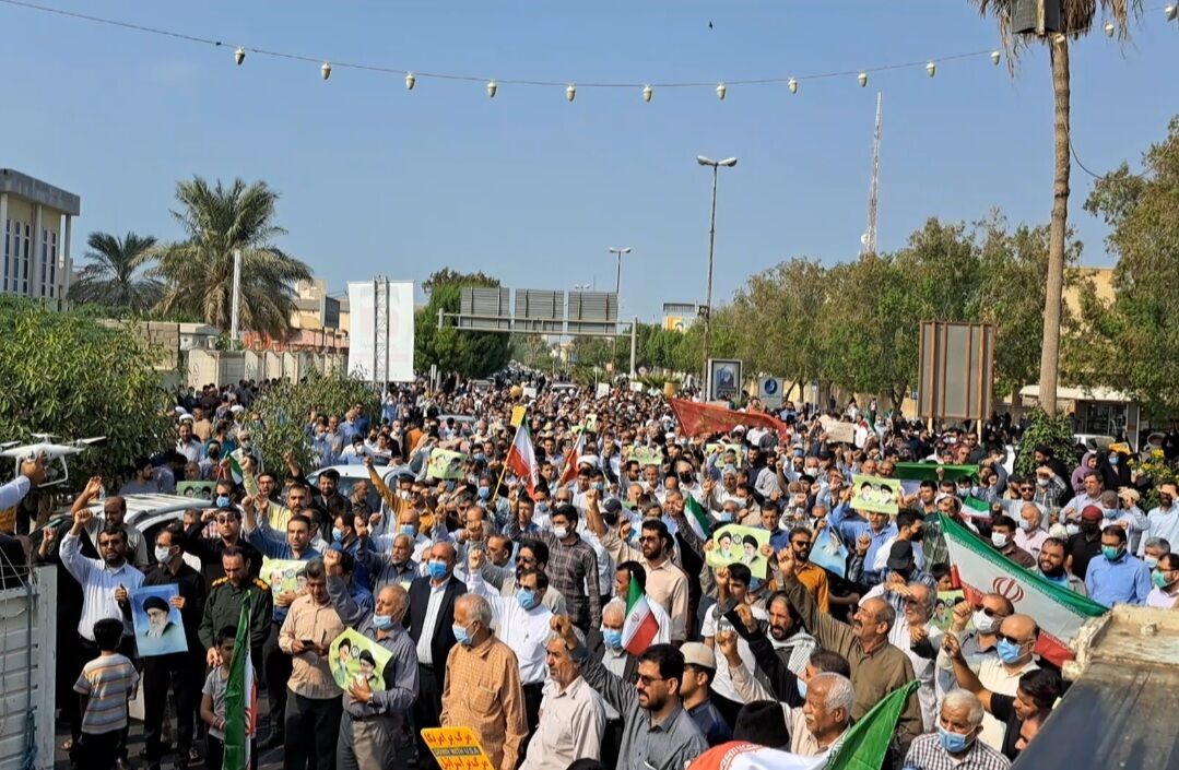 خطیبان نماز جمعه شهرهای استان بوشهر : راهپیمایی ۲۲ بهمن نمایش اتحاد ملی است