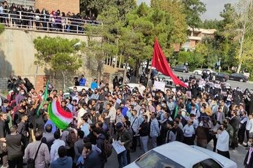 Des universitaires de Téhéran organisent un rassemblement pour condamner l'attaque terroriste de Chiraz