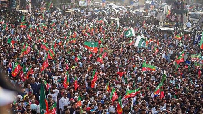 ‌خیزش جدید مخالفان دولت در پاکستان/ راهپیمایی عمران‌خان به سوی پایتخت
