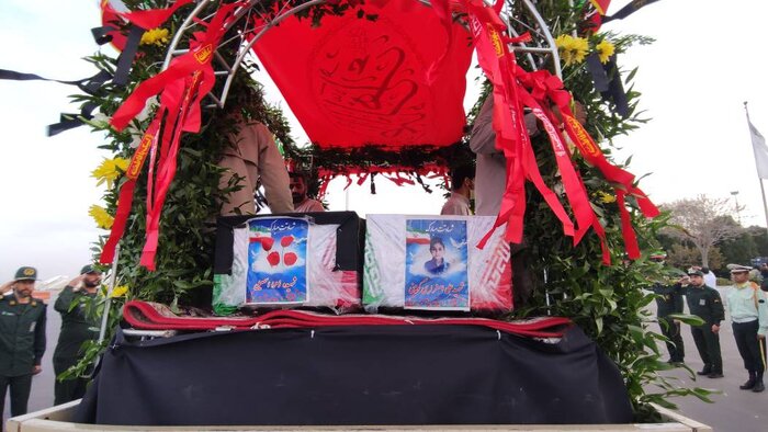 پیکرهای مطهر شهدای حادثه تروریستی شاهچراغ وارد مشهد شد