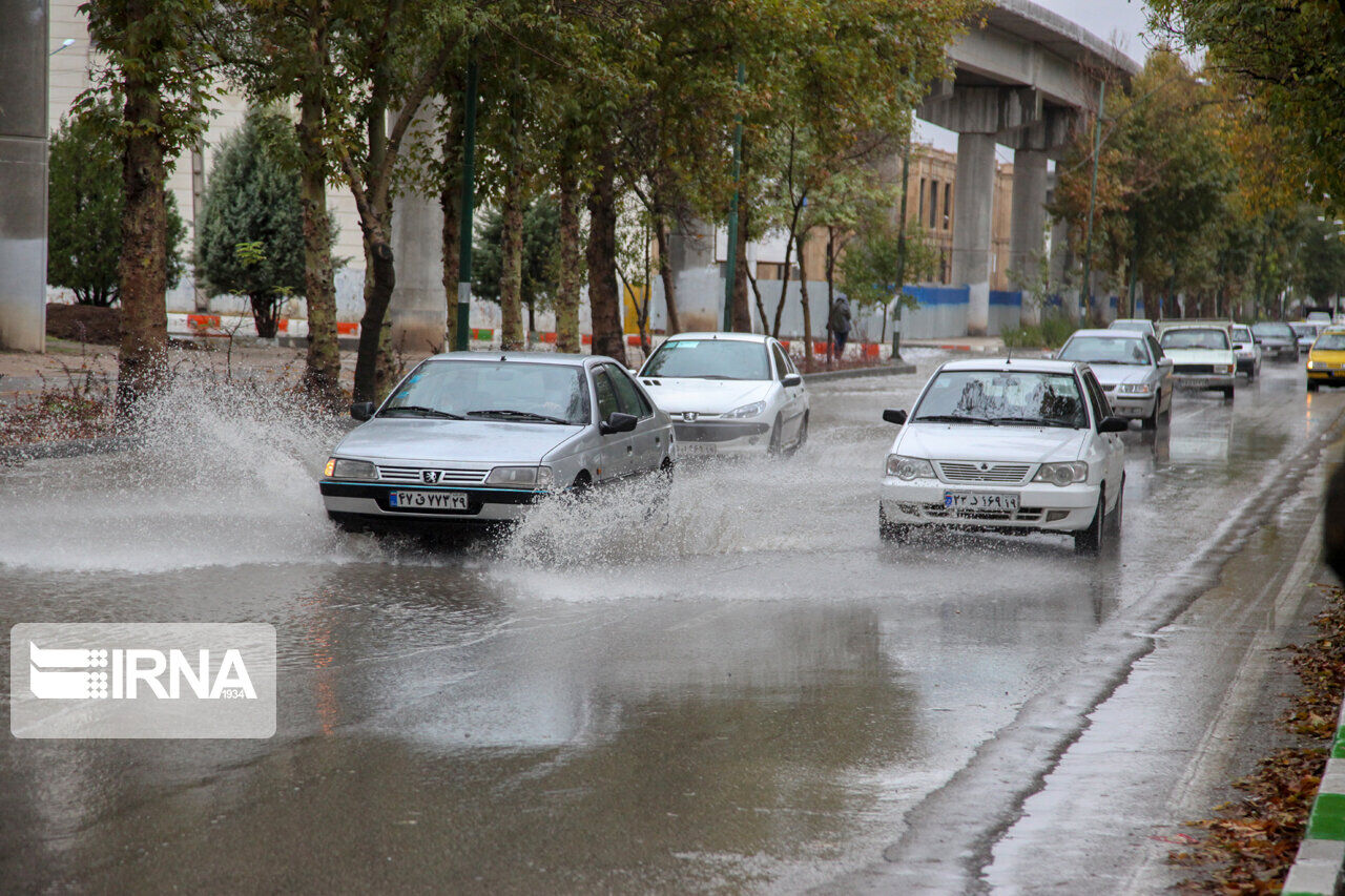 تگرگ، باران و آبگرفتگی در راه است/ تهرانی ها مراقب لغزندگی معابر و جاده ها باشند