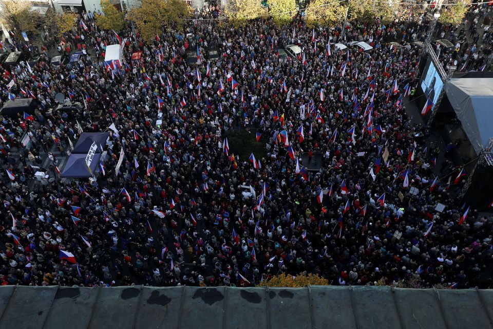 اعتراض مردم جمهوری چک به حمایت دولت این کشور از اوکراین