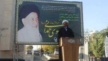 امام جمعه همدان: زمینه آشنایی نسل جوان با زندگی و سیره علما فراهم شود