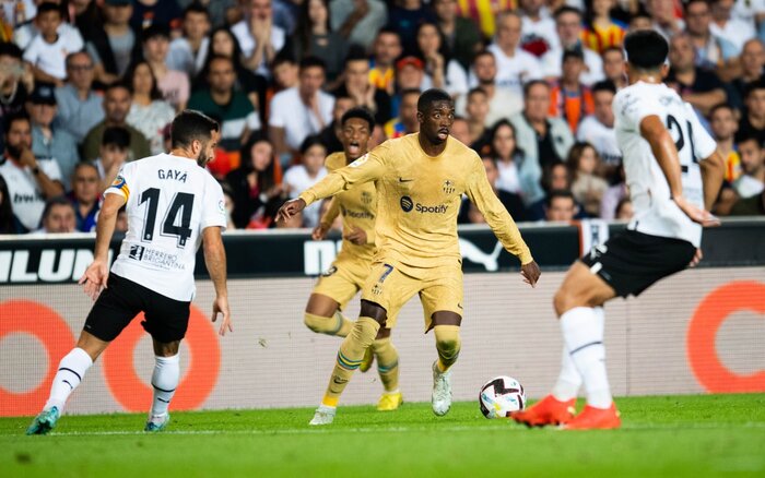 فرار دقایق پایانی بارسلونا از بحران با درخشش لهستانی بی رحم