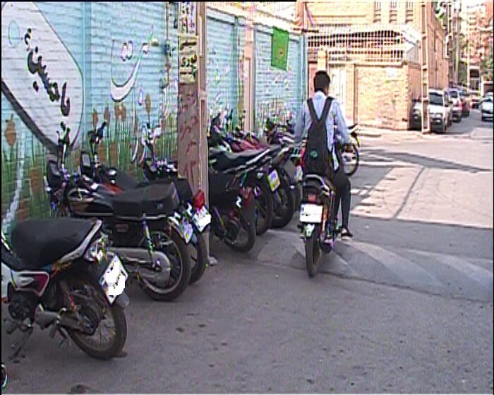 جولان برخی دانش آموزان یزدی با ارابه مرگ