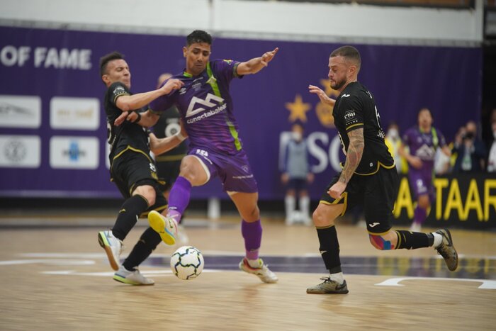 پالما به مرحله اِلیت لیگ قهرمانان اروپا رسید/ جشن صعود بازیکنان ایرانی در اتوبوس +فیلم