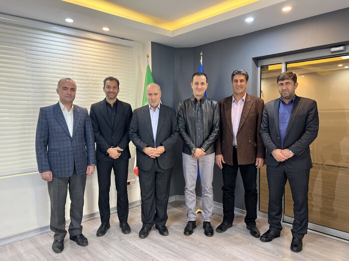 کمک داوران ایرانی حاضر در جامجهانی مهمان تاج شدند