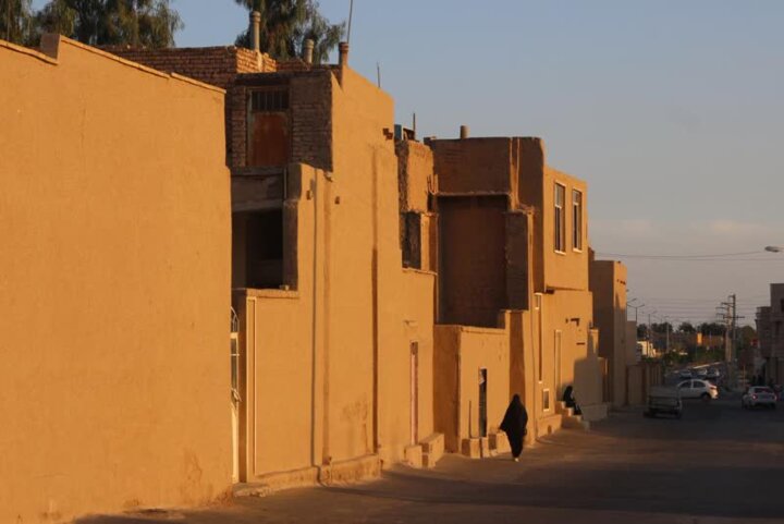 قلب معنوی شهر سمنان و ضرورت بازآفرینی حریم آن در توسعه گردشگری