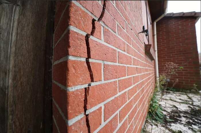 تنش آبی در فرانسه؛ سیاست دولت، سرکوب معترضان