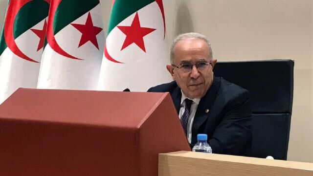 Cezayir Dışişleri Bakanı: Arap Yarımadası’nın Yabancı Güçlerin Çatışma Alanına Dönüştüğünü Söyledi