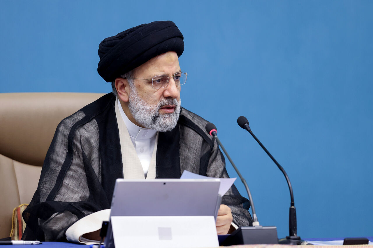 El presidente iraní: El incidente de Shiraz expuso el objetivo del enemigo de crear inseguridad y perturbar la vida de las personas