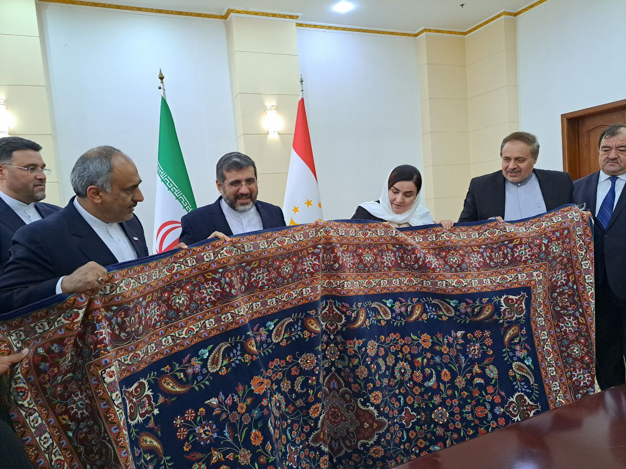 عزم و اراده تهران- دوشنبه بر توسعه همکاریهای فرهنگی و هنری است