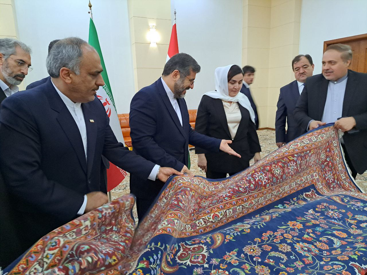 عزم و اراده تهران- دوشنبه بر توسعه همکاریهای فرهنگی و هنری است