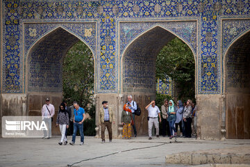 Foreign tourists visiting Iran's Isfahan attractions