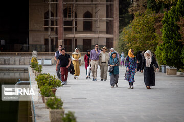 Foreign tourists visiting Iran's Isfahan attractions