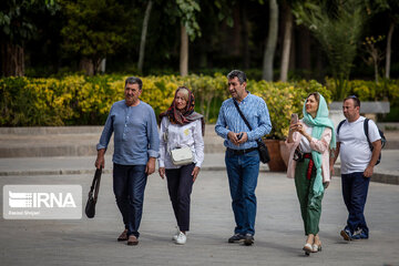 Foreign tourists visiting Iran's Isfahan attractions