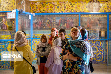 Foreign tourists visiting Iran's Isfahan attractions