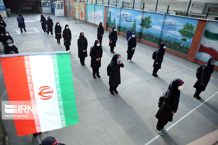 فرهنگیان یزد: شهید فهمیده، الگوی شایسته‌ دانش‌آموزان 