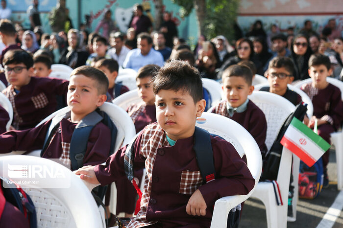فرهنگیان یزد: شهید فهمیده، الگوی شایسته‌ دانش‌آموزان 