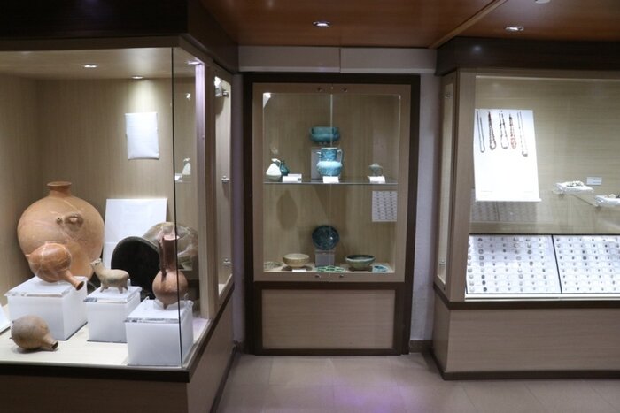 ویترین تاریخ کهنشهر اسفراین در انتظار اعتبار