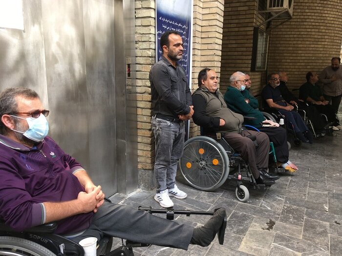 ثارالله به سوگ میرزا نشست