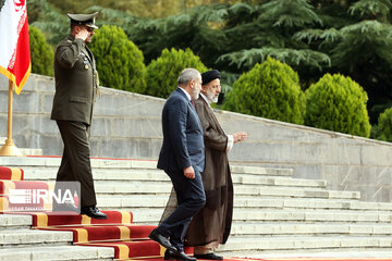 Le premier ministre arménien accueilli par le président Raïssi