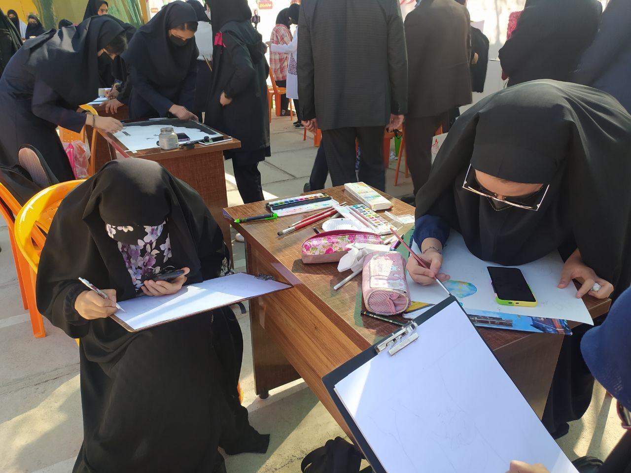 پویش نقاشی "همکلاسی شهیدم" در بیرجند آغاز شد پویش نقاشی "همکلاسی شهیدم" در بیرجند آغاز شد