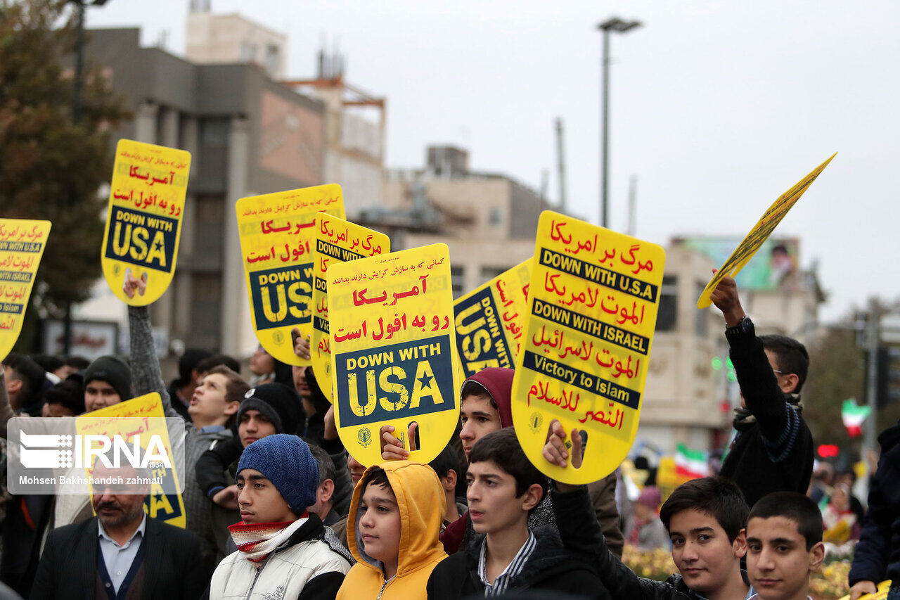 نماینده پاکدشت: ۱۳ آبان نماد مقابله با درنده خویی استکبار جهانی است