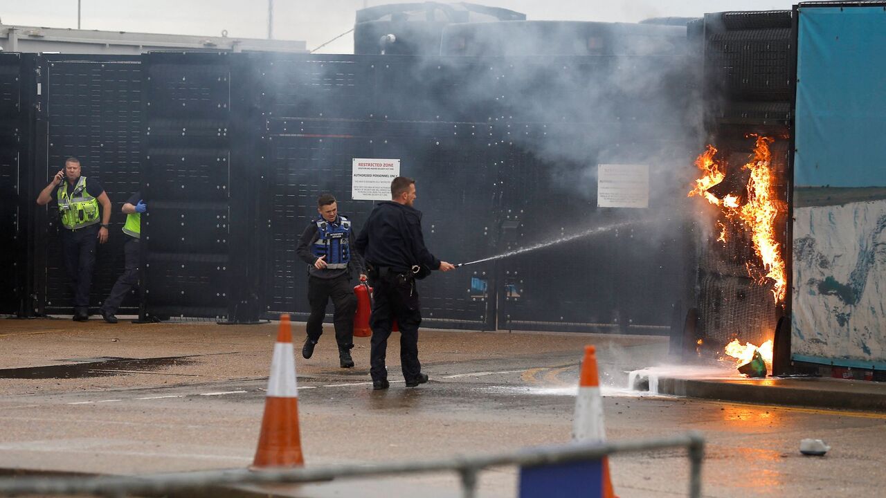 پای پلیس ضد تروریسم به ماجرای حمله به مرکز مهاجرتی انگلیس باز شد