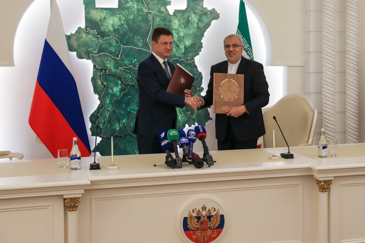 Iran, Russia sign four cooperation documents