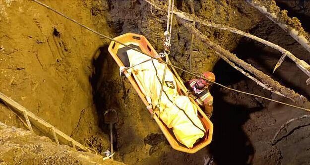  پیکر بی‌جان یکی از کارگران حادثه ریزش تونل فاضلاب کرمان پیدا شد