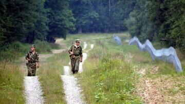 لهستان مرزهایش با روسیه را حصارکشی می‌کند 