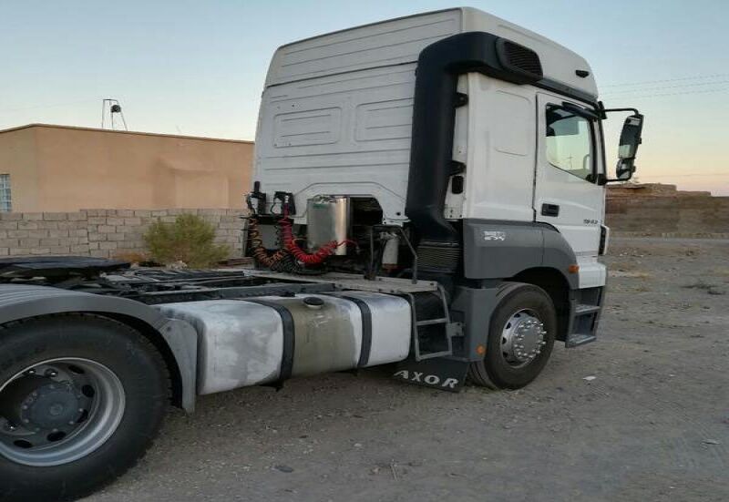 تریلی قاچاق در بیرجند متوقف شد تریلی قاچاق در بیرجند متوقف شد