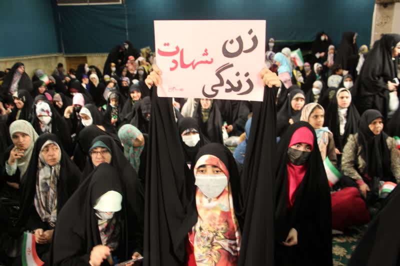 دختران ایران در امامزاده علی اکبر (ع) چیذر یاد شهدای شاهچراغ را گرامی داشتند