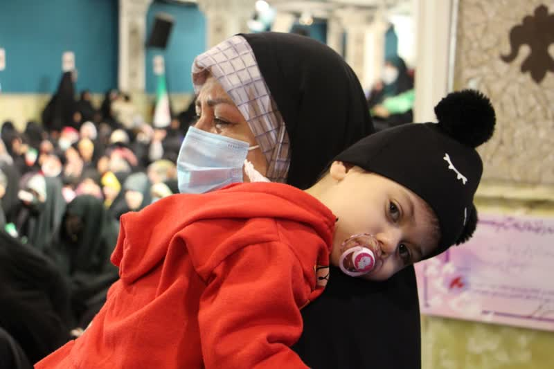 دختران ایران در امامزاده علی اکبر (ع) چیذر یاد شهدای شاهچراغ را گرامی داشتند