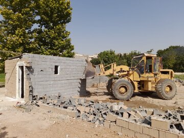 ۴۵ مورد ساخت و ساز غیرمجاز در همدان تخریب شد