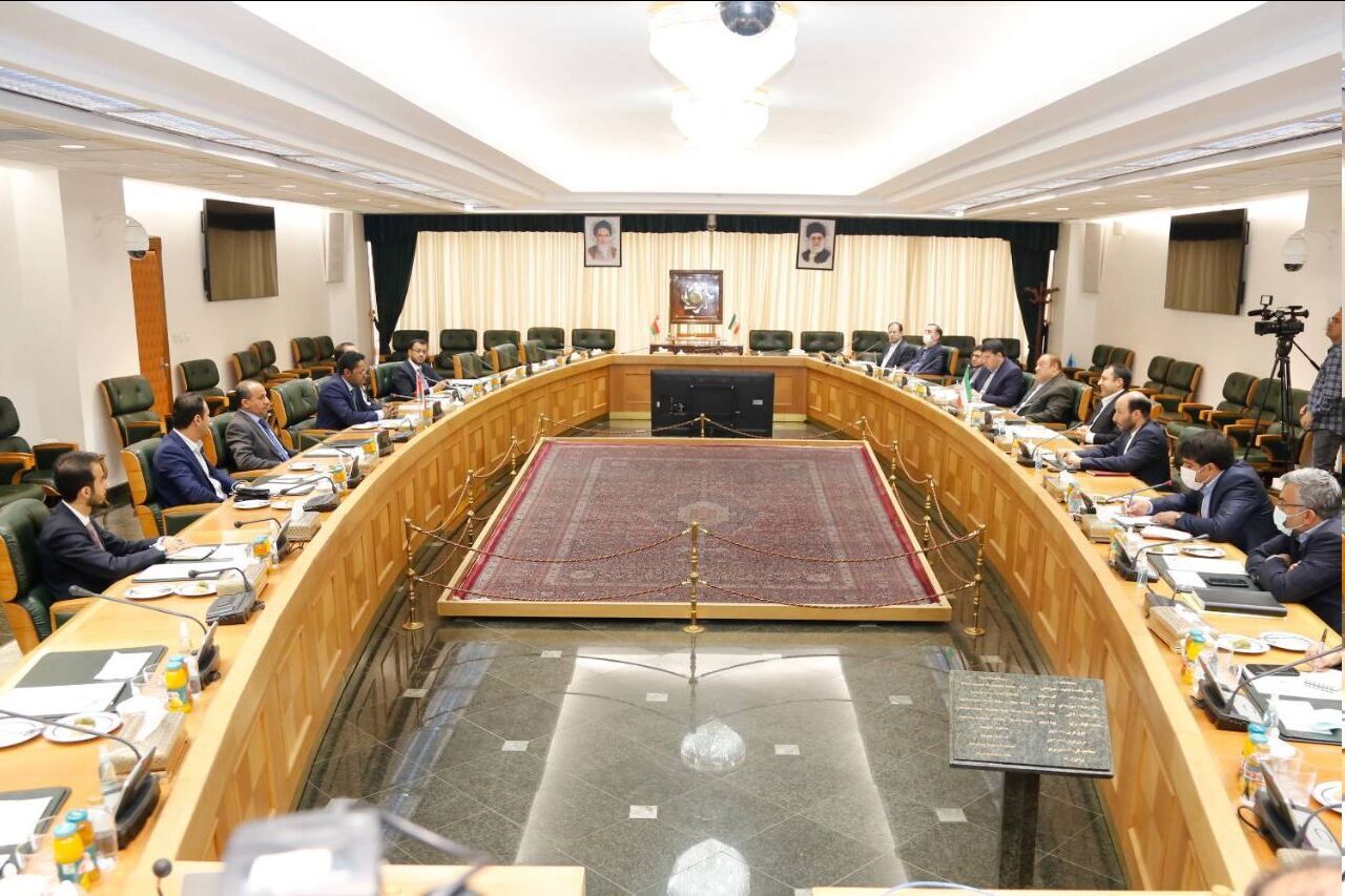 Oman, Iran kick off negotiations on banking coop
